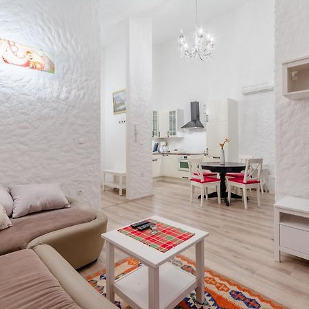 Apartments Villa Kameja Donji Okrug  Oda fotoğraf